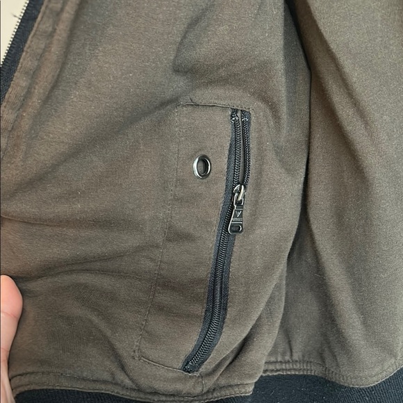 🔥🔥🔥Guess Black Windbreaker Sporty  Jacket with excellent condition - Picture 5 of 8